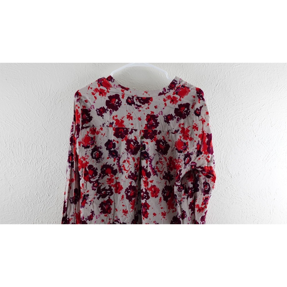 Lucky Brand Floral Blouse Red and Purple Design With Sleeves you can make 3/4 - Picture 5 of 11